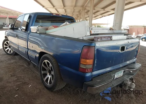 2000 Chevrolet Silverado 1500 Ls z USA, uszkodzony, nr VIN 2GCEC19T2Y1276308